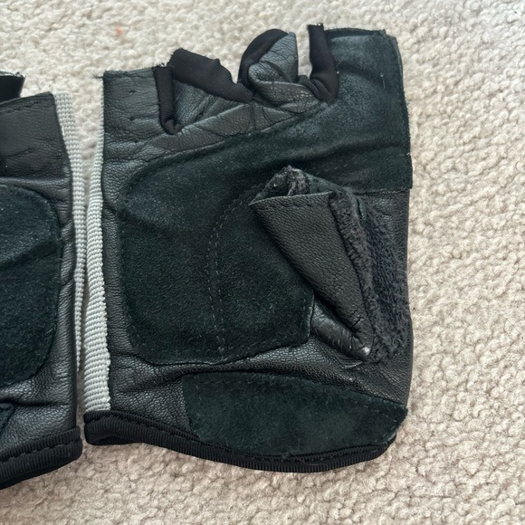 Everlast Workout Gloves - Picture 2 of 4